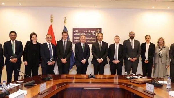 وزير الاتصالات