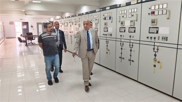 وزير الكهرباء