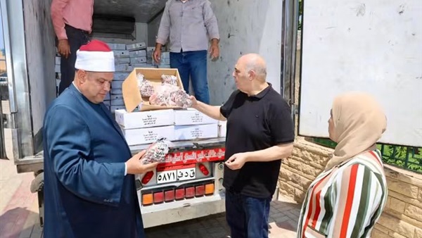 توزيع 2 طن لحوم صكوك