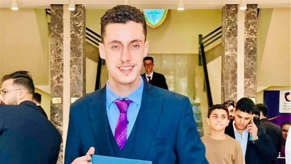 الطبيب 