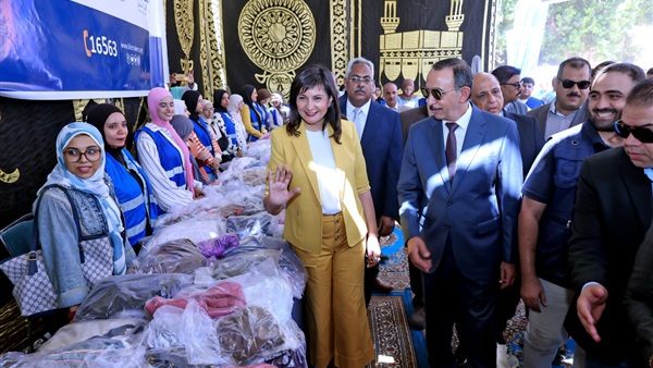 محافظ سوهاج والسفيرة