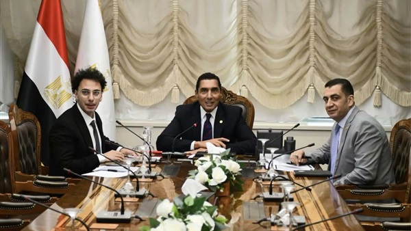وزير الشباب والرياضة