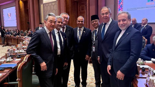 وزير الخارجية