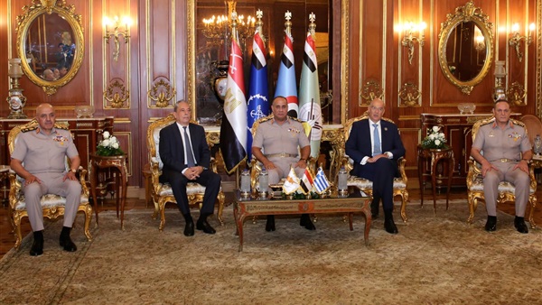 الإجتماع الثلاثى