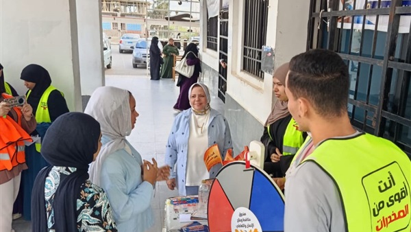 طلاب بيت التطوع بجامعة