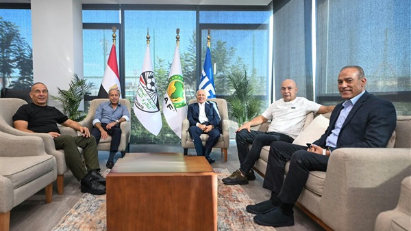 هاني أبو ريدة يستقبل