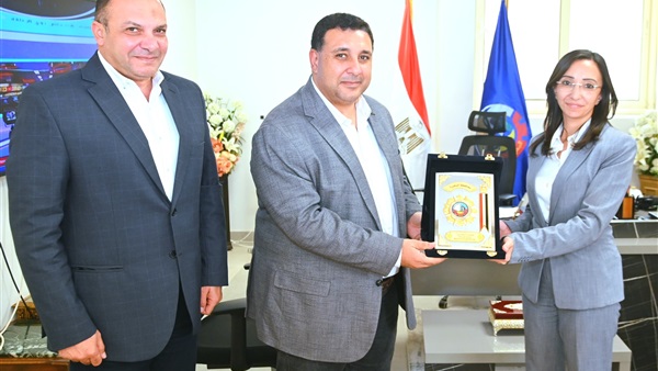 محافظ البحيرة