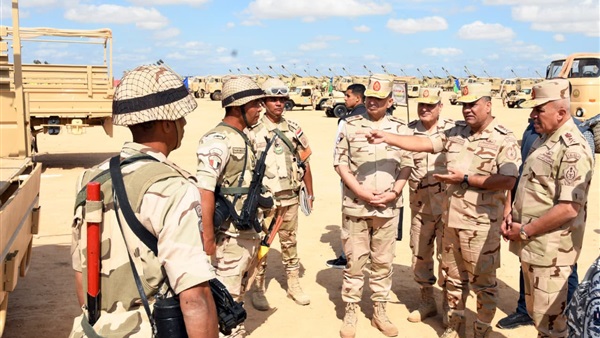 وزير الدفاع يشهد