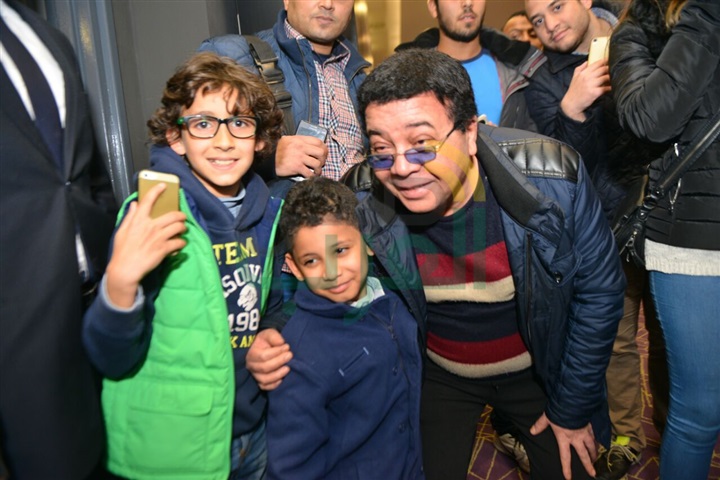 بالصور.. أحمد آدم يحتفل بعرض "القرموطى فى أرض النار" وسط جمهوره بالصور.. أحمد آدم يحتفل بعرض "القرموطى فى أرض النار" وسط جمهوره
