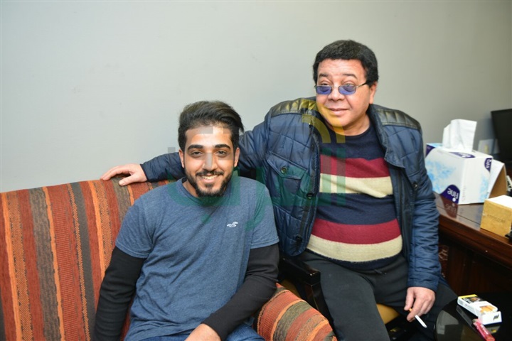 بالصور.. أحمد آدم يحتفل بعرض "القرموطى فى أرض النار" وسط جمهوره بالصور.. أحمد آدم يحتفل بعرض "القرموطى فى أرض النار" وسط جمهوره