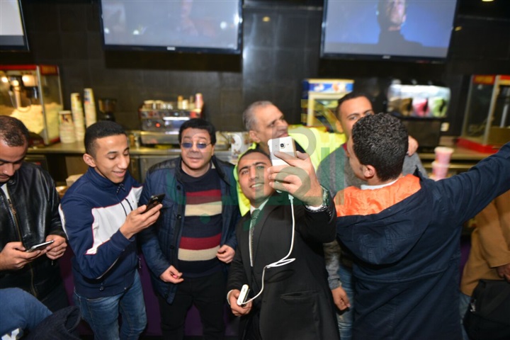 بالصور.. أحمد آدم يحتفل بعرض "القرموطى فى أرض النار" وسط جمهوره بالصور.. أحمد آدم يحتفل بعرض "القرموطى فى أرض النار" وسط جمهوره