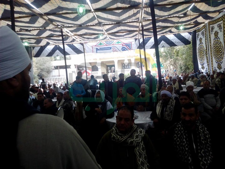 بالصور.. إنهاء خلافا ثأريا بين 4 عائلات بالجيزة بحضور المخابرات الحربية  