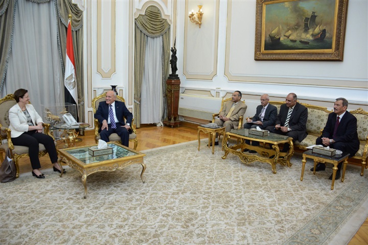 بالصور.. "العصار" يبحث مع " تاليس" مستجدات التعاون المشترك بين الجانبين