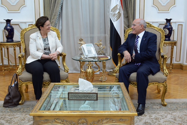 بالصور.. "العصار" يبحث مع " تاليس" مستجدات التعاون المشترك بين الجانبين