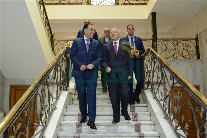 العصار" و"مدبولى" يوقعان بروتوكول للتعاون  فى تنفيذ المشروعات القومية والتنموية للدولة