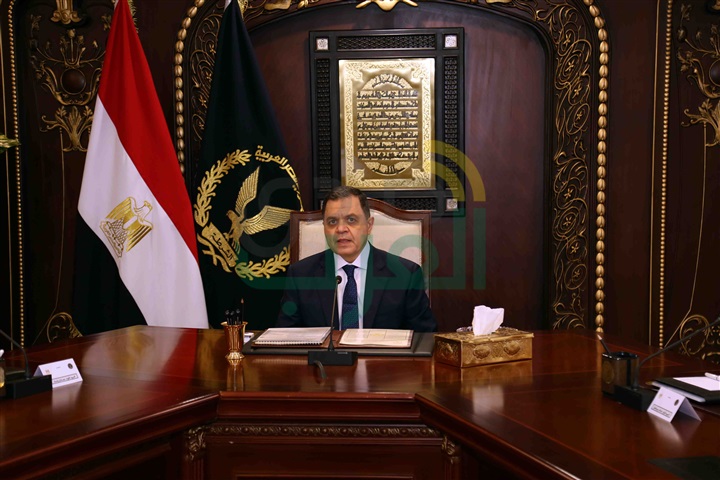 وزير الداخلية الجديد يعقد اجتماع بمساعديه لمتابعة تنفيذ إستراتيجية العمل الأمنى خلال المرحلة الراهنة 