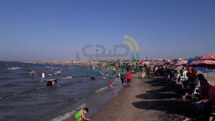 بالصور.. في ثاني أيام العيد.. حدائق كفر الشيخ تواصل استقبال الهاربين من الحرارة و"الشماسي" تحتل شواطئ مصيف بلطيم  