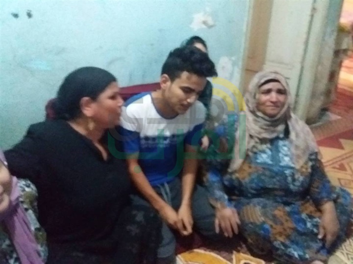 بالصور.. رابع الثانوية مكرر في كفر الشيخ يكشف سر تفوقه: سألتحق بكلية الألسن