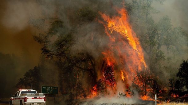 ترامب يعلن حالة الطواريء فى كاليفورنيا بسبب الحرائق خارج السيطرة (صور)