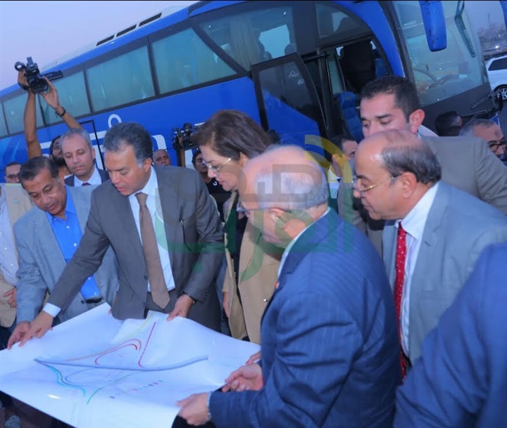 وزراء النقل والتخطيط والدولة للانتاج الحربى فى جولة تفقدية بالطريق الدائرى الإقليمى (صور)