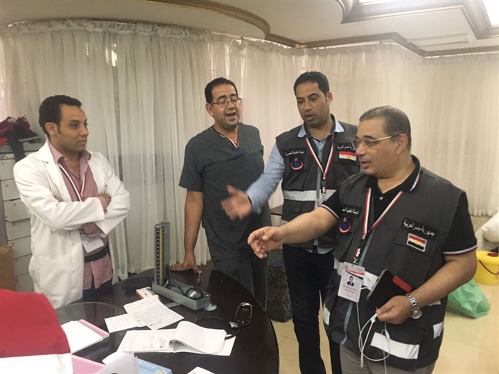 بالصور.. رئيس بعثة الحج الطبية يتفقد العيادات الطبية بمكة المكرمة 