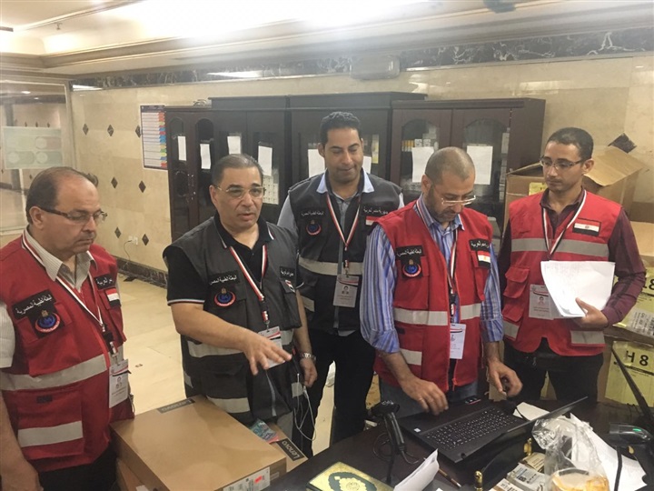 بالصور.. رئيس بعثة الحج الطبية يتفقد العيادات الطبية بمكة المكرمة 