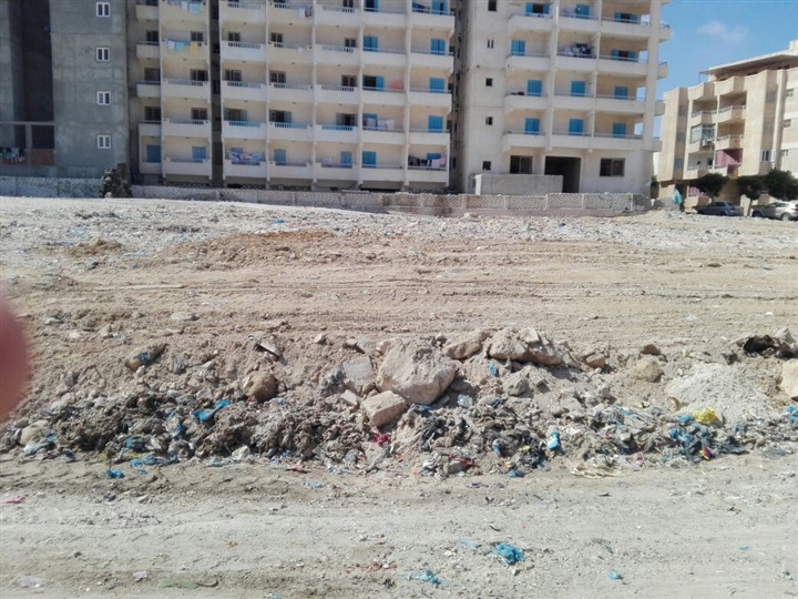 بالصور.. محافظ مطروح يوجه بضبط السيارات والتروسيكلات التي تُلقي القمامة وسط المدينة