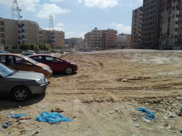 بالصور.. محافظ مطروح يوجه بضبط السيارات والتروسيكلات التي تُلقي القمامة وسط المدينة