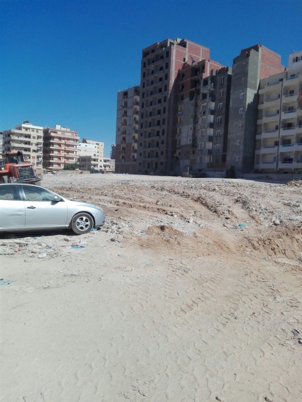 بالصور.. محافظ مطروح يوجه بضبط السيارات والتروسيكلات التي تُلقي القمامة وسط المدينة