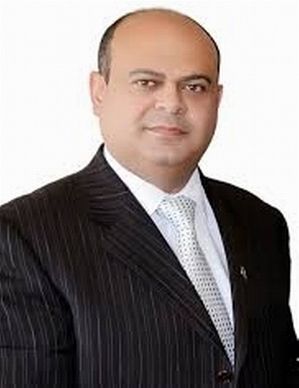 بالصور.. محافظ مطروح يوجه بضبط السيارات والتروسيكلات التي تُلقي القمامة وسط المدينة