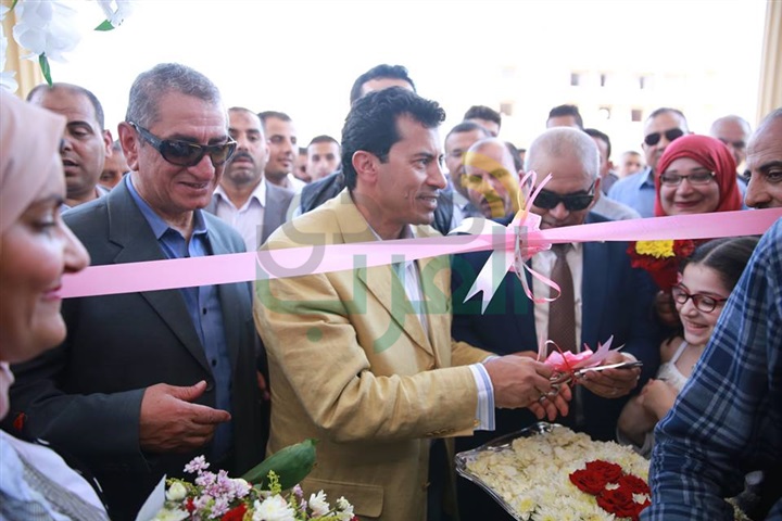 بالصور.. وزير الشباب والرياضة ومحافظ كفر الشيخ يفتتحان عددا من المنشآت الرياضية