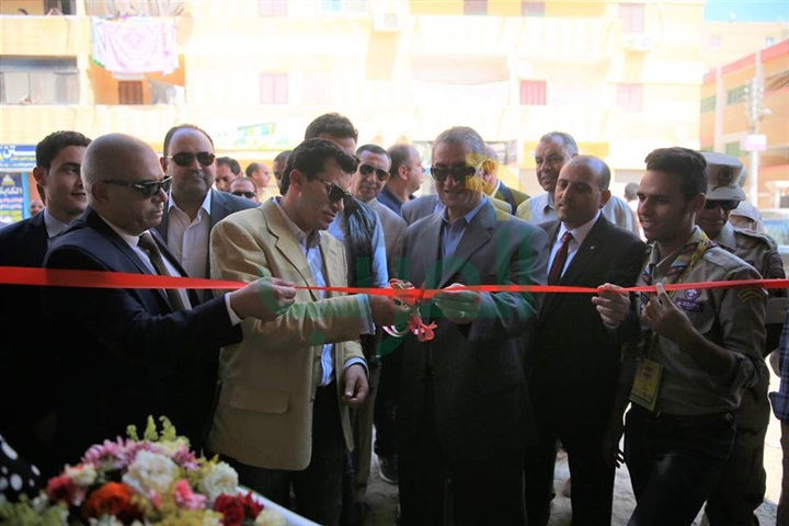 بالصور.. وزير الشباب والرياضة ومحافظ كفر الشيخ يفتتحان عددا من المنشآت الرياضية