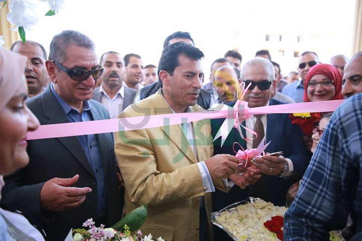 بالصور.. وزير الشباب والرياضة ومحافظ كفر الشيخ يفتتحان عددا من المنشآت الرياضية