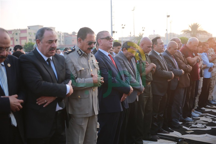بالفيديو.. محافظ كفر الشيخ يؤدى صلاة عيد الأضحى المبارك بالاستاد الرياضي