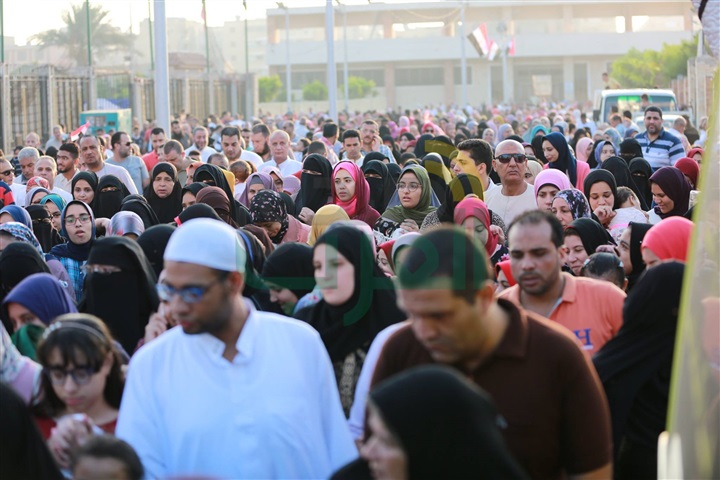 بالفيديو.. محافظ كفر الشيخ يؤدى صلاة عيد الأضحى المبارك بالاستاد الرياضي