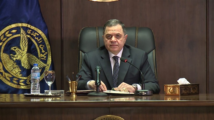 بالصور .. وزير الداخلية يلتقي بقيادات وضباط وأفراد الأمن المركزي