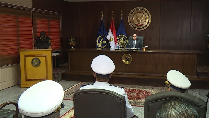بالصور .. وزير الداخلية يلتقي بقيادات وضباط وأفراد الأمن المركزي