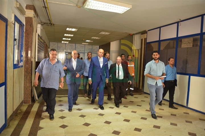 بالفيديو والصور.. محافظ مطروح يقدم التهنئة للمرضى بالمستشفي العام بمناسبة عيد الأضحى