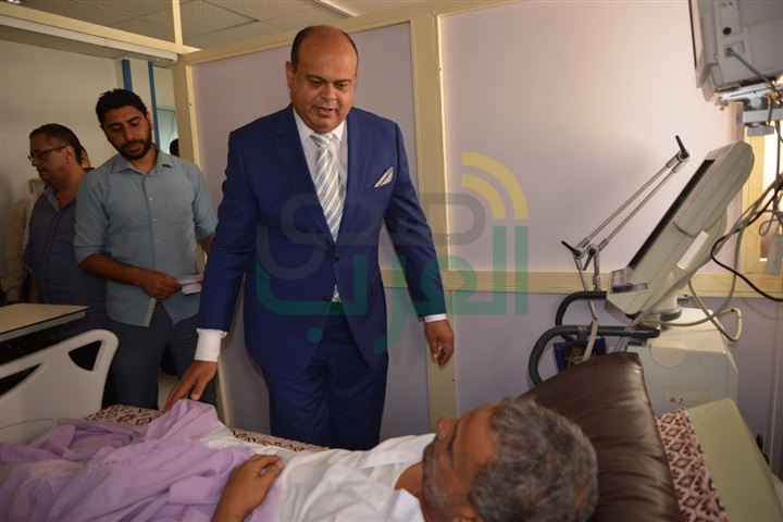 بالفيديو والصور.. محافظ مطروح يقدم التهنئة للمرضى بالمستشفي العام بمناسبة عيد الأضحى