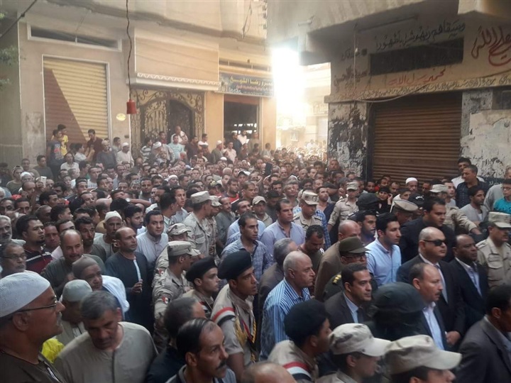  "قليب إبيار" تودع الشهيد إبراهيم المنيسي في جنازة عسكرية وشعبية