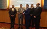 بالصور: وزير النقل يكرم عددًا من قيادات النقل البحري بالإسكندرية