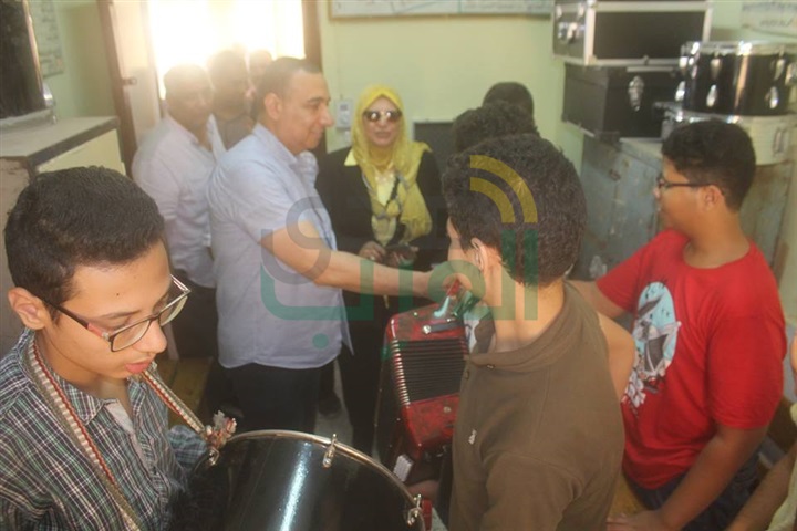 بالصور...سكرتير مساعد كفر الشيخ يواصل جولاته للإطمئنان علي جاهزية المدارس