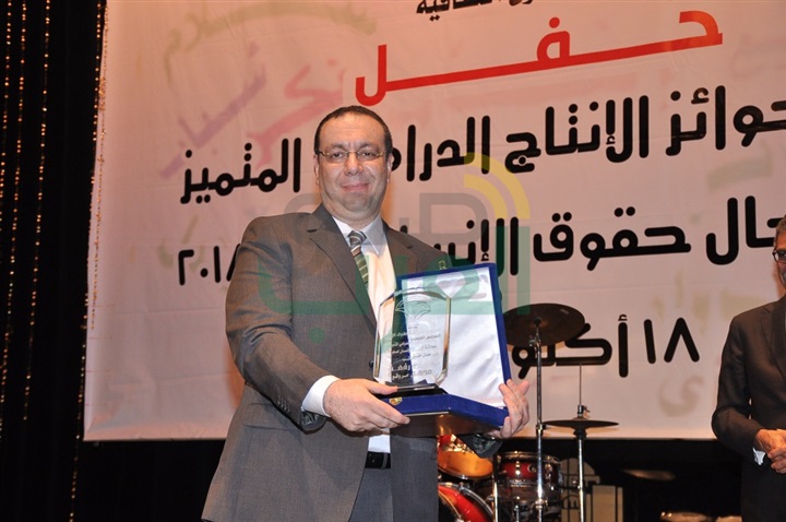 بالصور.. المجلس القومي لحقوق الانسان يكرم ابطال مسلسل أيوب بالصور.. المجلس القومي لحقوق الانسان يكرم ابطال مسلسل أيوب
