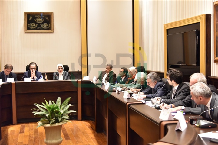 وزيرة الصحة تبحث مع السفير الفرنسي سبل التعاون في المجال الصحي