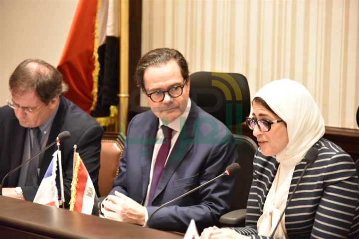 وزيرة الصحة تبحث مع السفير الفرنسي سبل التعاون في المجال الصحي