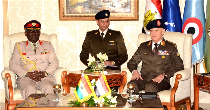 وزير الدفاع يلتقى وزراء دفاع السودان وكوريا الجنوبية وأوغندا