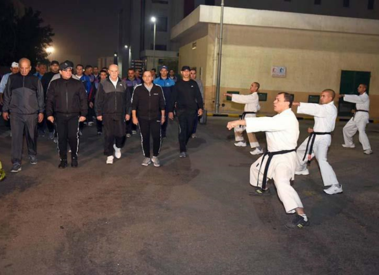 بالصور.. "السيسي" في زيارة مفاجئة لـ"الكلية الحربية"