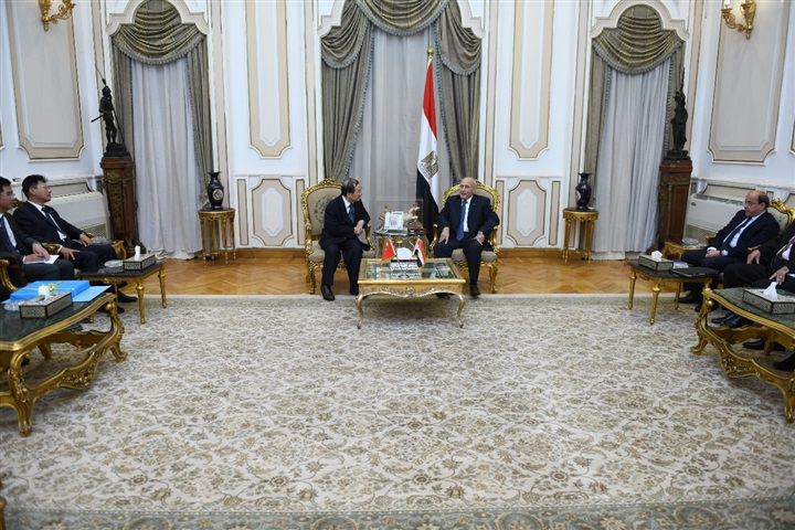 "العصار" يبحث مع سفير الصين سبل زيادة التعاون المشترك