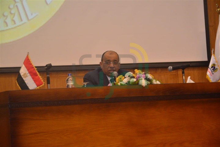 وزير التنمية المحلية يعقد اجتماعًا موسعًا مع رؤساء المراكز والمدن بالمحافظات