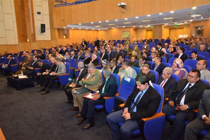 وزير التنمية المحلية يعقد اجتماعًا موسعًا مع رؤساء المراكز والمدن بالمحافظات